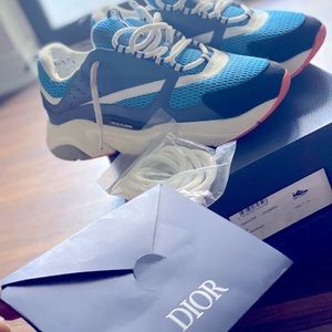 Mint Condition Men’s Dior sneaker B22 SIZE 44
